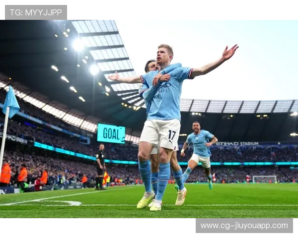 德布劳内的急速带球切换让曼城在瞬间形成优势