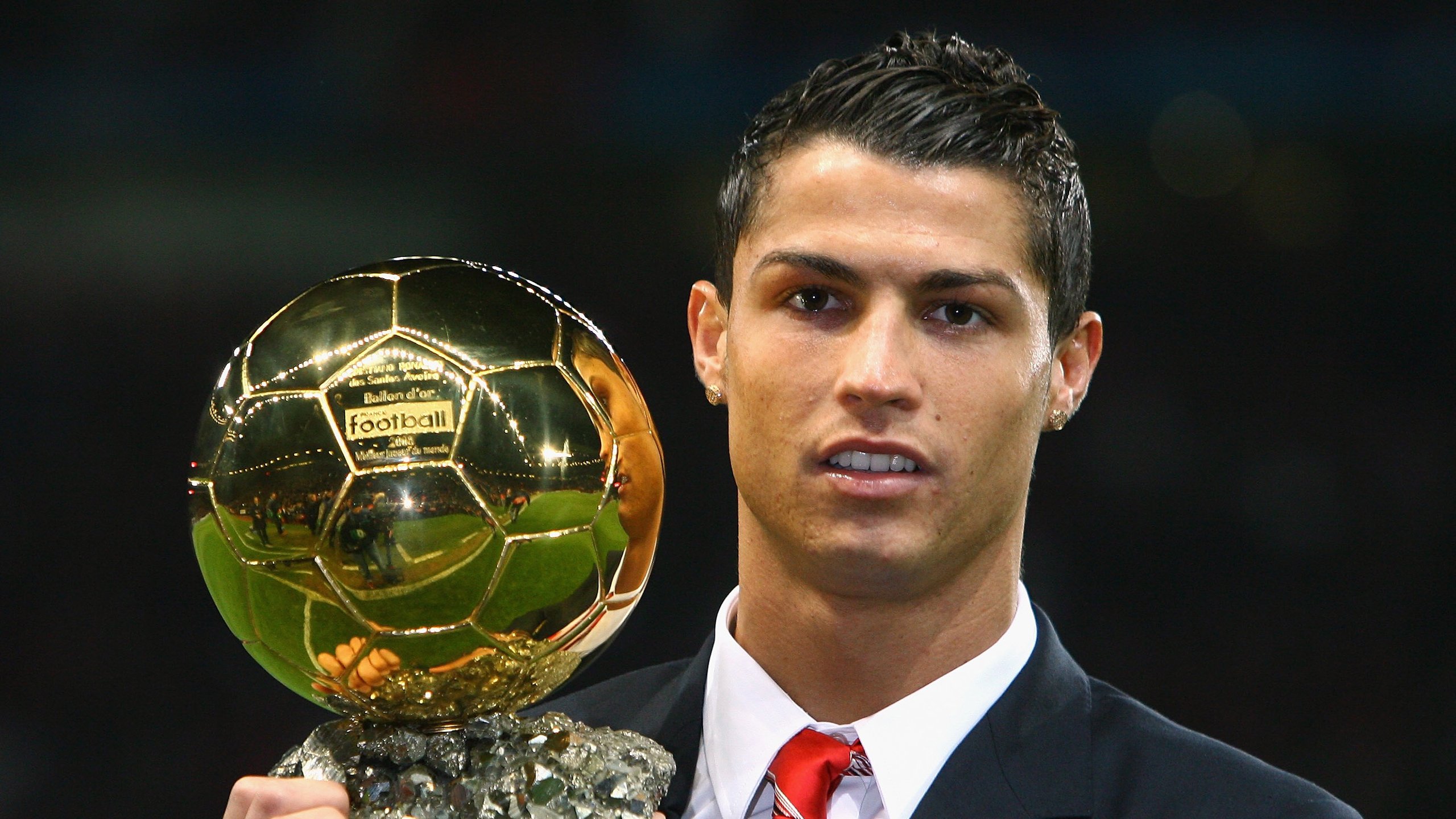 “马科斯·莫奇的出色反应与强力铲球,成为美洲狮队防线的核心”